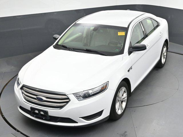 Photo of 2019 Oxford White Ford Taurus