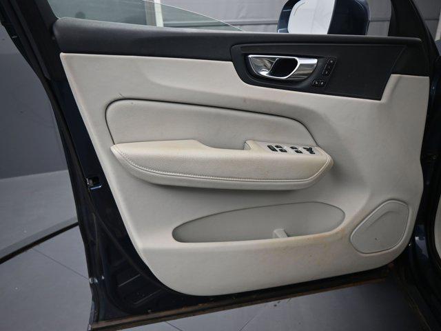 Photo of 2021 Denim Blue Metallic Volvo XC60