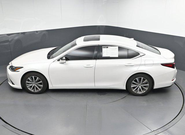 Photo of 2021 Eminent White Pearl Lexus ES 350