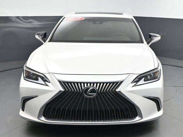 Photo of 2021 Eminent White Pearl Lexus ES 350