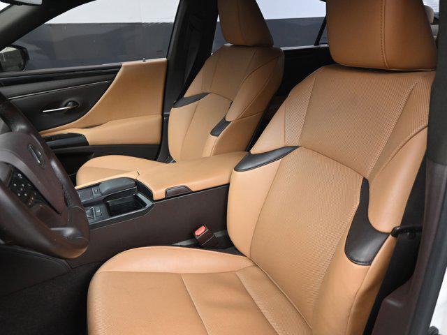 Photo of 2021 Eminent White Pearl Lexus ES 350