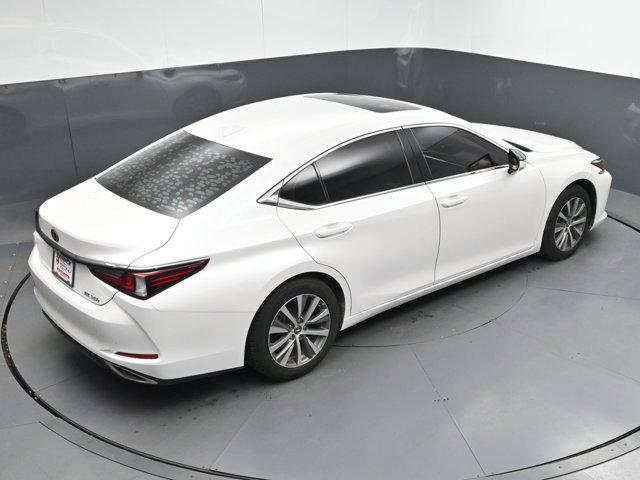 Photo of 2021 Eminent White Pearl Lexus ES 350