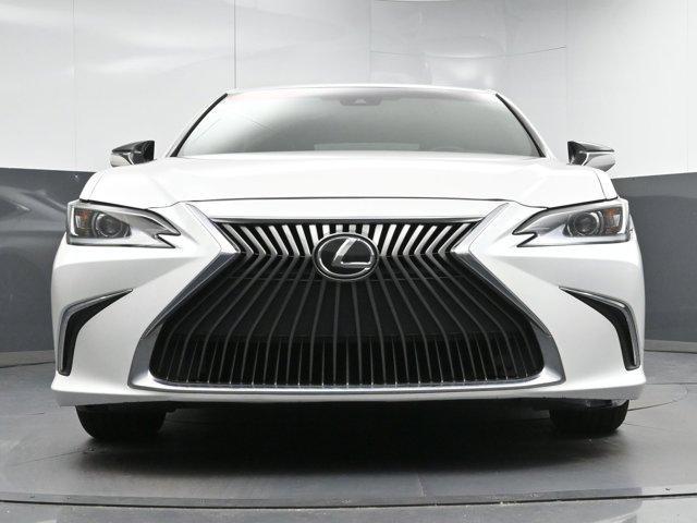 Photo of 2021 Eminent White Pearl Lexus ES 350