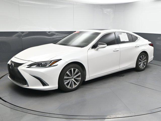 Photo of 2021 Eminent White Pearl Lexus ES 350