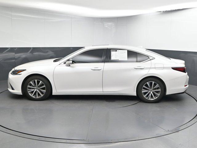 Photo of 2021 Eminent White Pearl Lexus ES 350