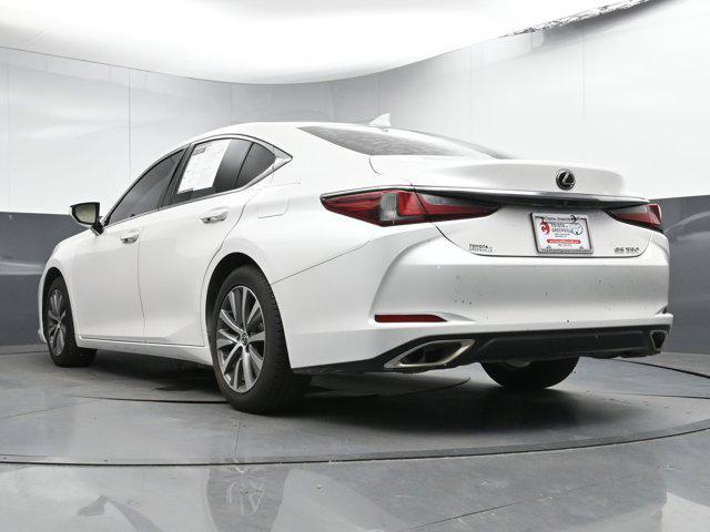 Photo of 2021 Eminent White Pearl Lexus ES 350