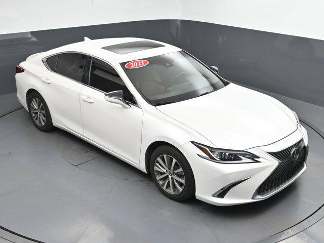 Photo of 2021 Eminent White Pearl Lexus ES 350
