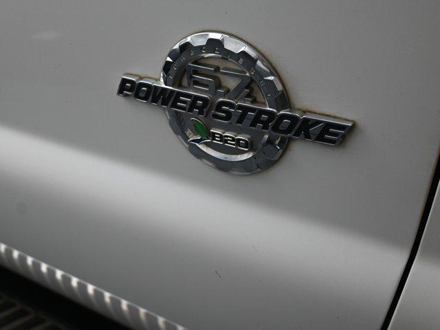 Photo of 2015 White Platinum Clearcoat Metallic Ford F-250