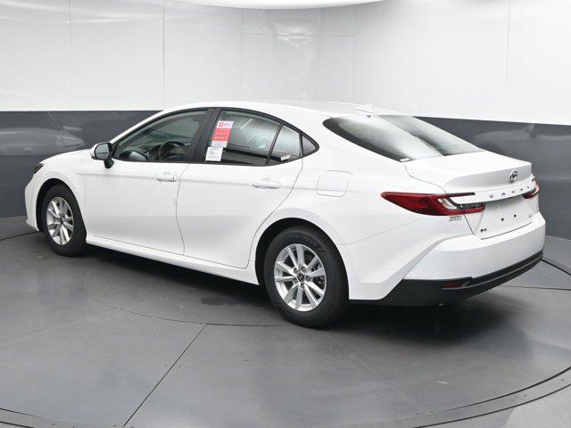 Photo of 2025 Ice Cap Toyota Camry