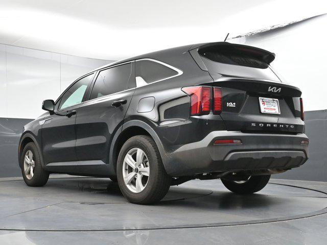 Photo of 2022 Ebony Black Kia Sorento