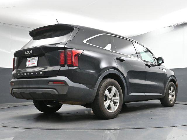 Photo of 2022 Ebony Black Kia Sorento
