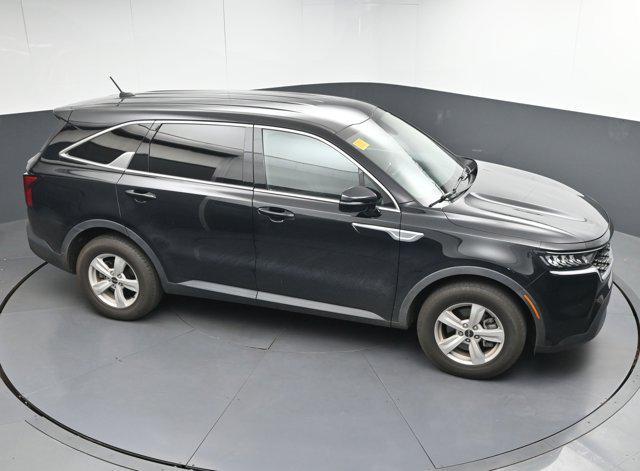 Photo of 2022 Ebony Black Kia Sorento
