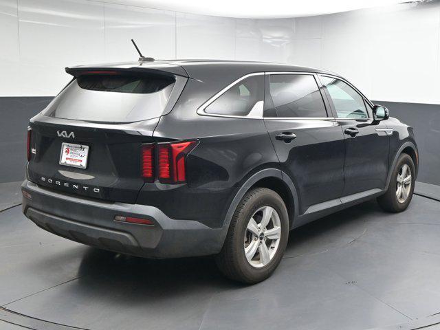 Photo of 2022 Ebony Black Kia Sorento