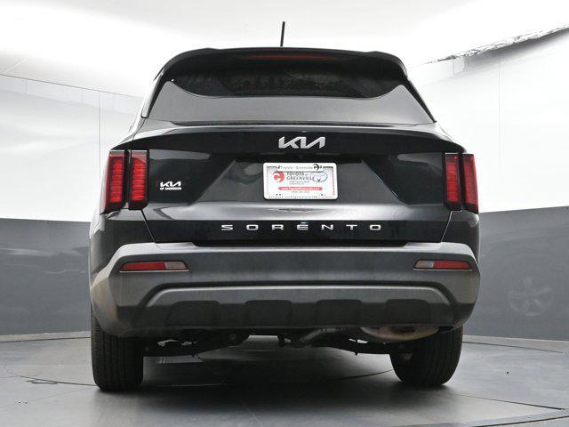 Photo of 2022 Ebony Black Kia Sorento