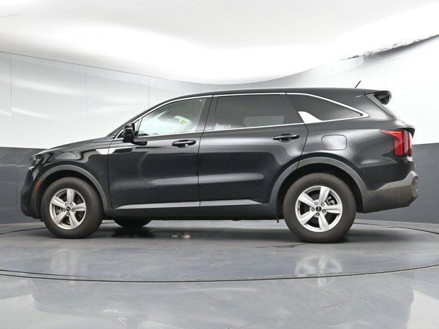 Photo of 2022 Ebony Black Kia Sorento