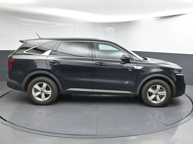 Photo of 2022 Ebony Black Kia Sorento