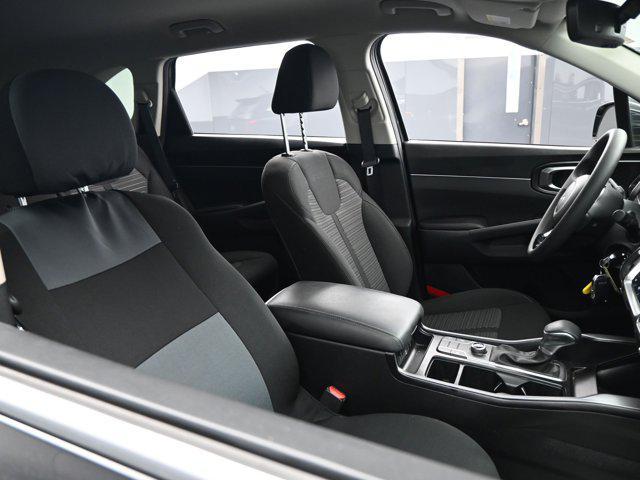 Photo of 2022 Ebony Black Kia Sorento