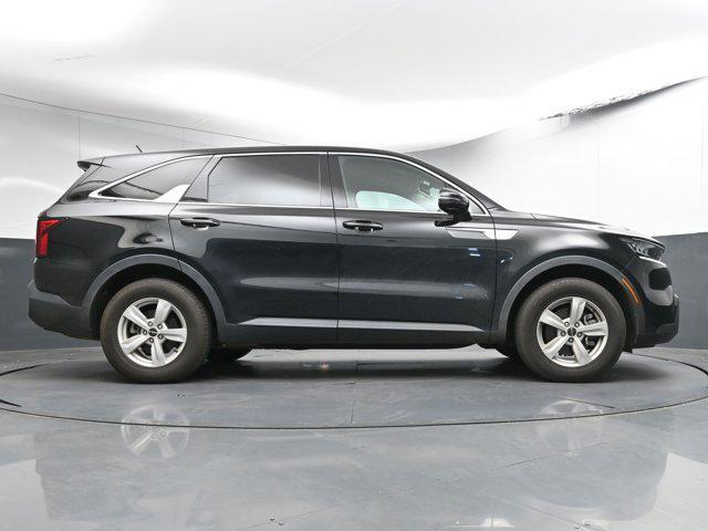 Photo of 2022 Ebony Black Kia Sorento