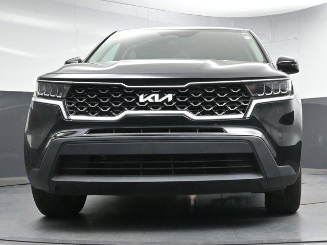 Photo of 2022 Ebony Black Kia Sorento