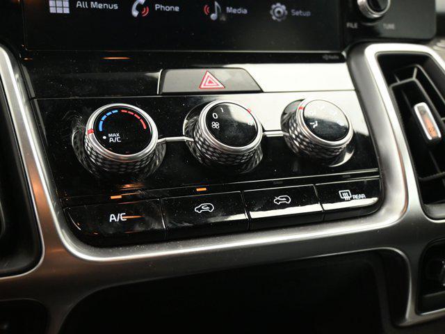 Photo of 2022 Ebony Black Kia Sorento