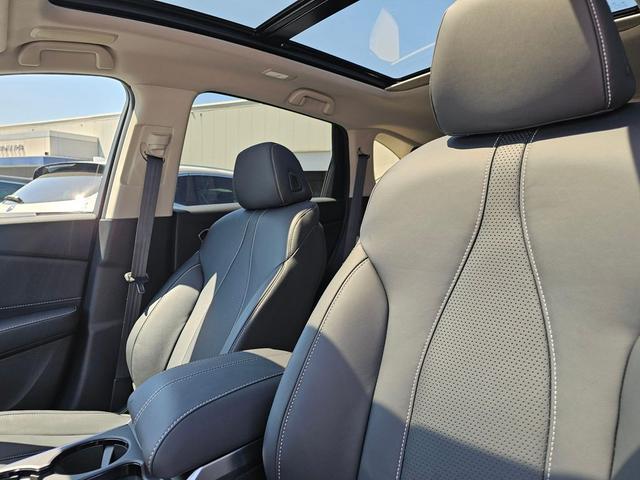 Photo of 2025 Platinum White Pearl Acura RDX