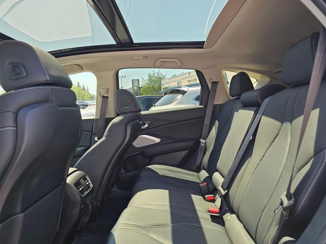 Photo of 2025 Platinum White Pearl Acura RDX