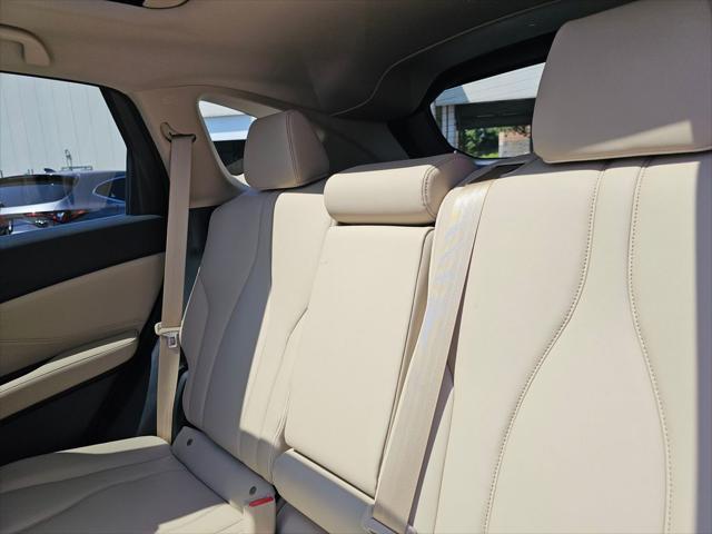 Photo of 2024 Platinum White Pearl Acura RDX