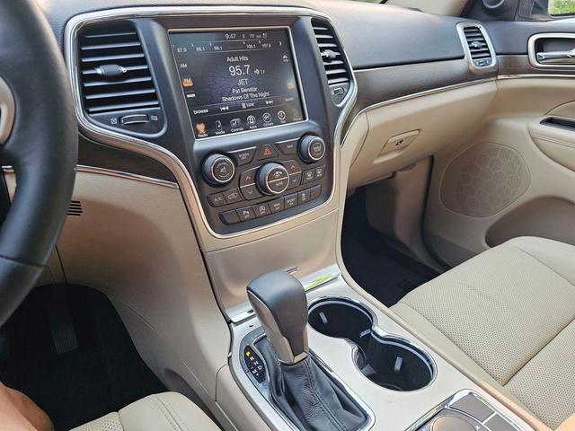 Photo of 2016 Bright White Clearcoat Jeep Grand Cherokee