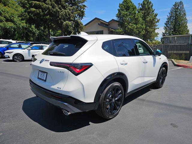 Photo of 2025 Platinum White Pearl Acura ADX