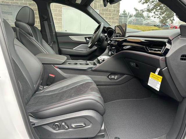 Photo of 2025 Platinum White Pearl Acura MDX