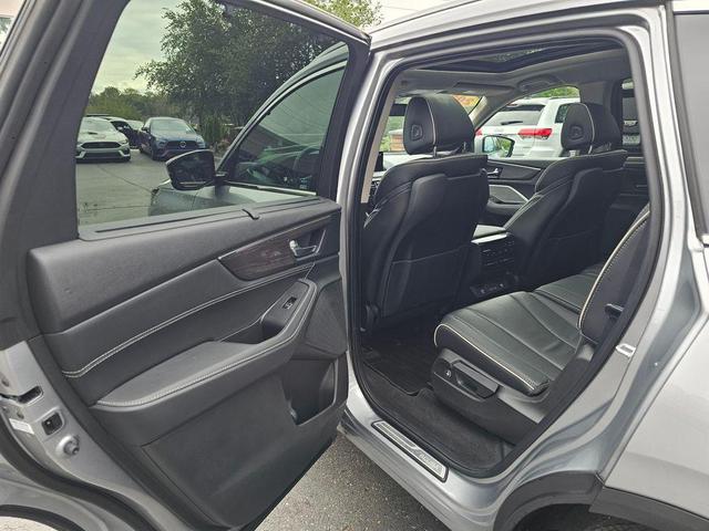 Photo of 2024 Lunar Silver Metallic Acura MDX