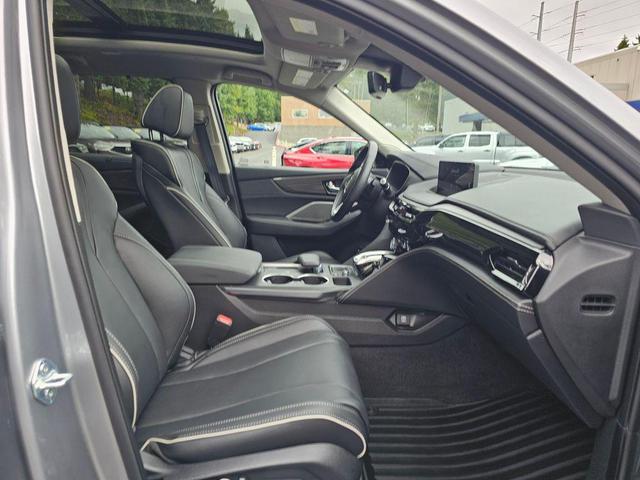 Photo of 2024 Lunar Silver Metallic Acura MDX
