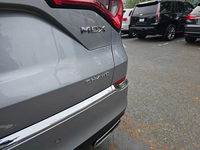 Photo of 2024 Lunar Silver Metallic Acura MDX