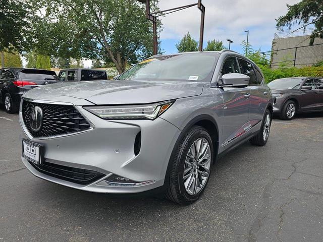 Photo of 2024 Lunar Silver Metallic Acura MDX