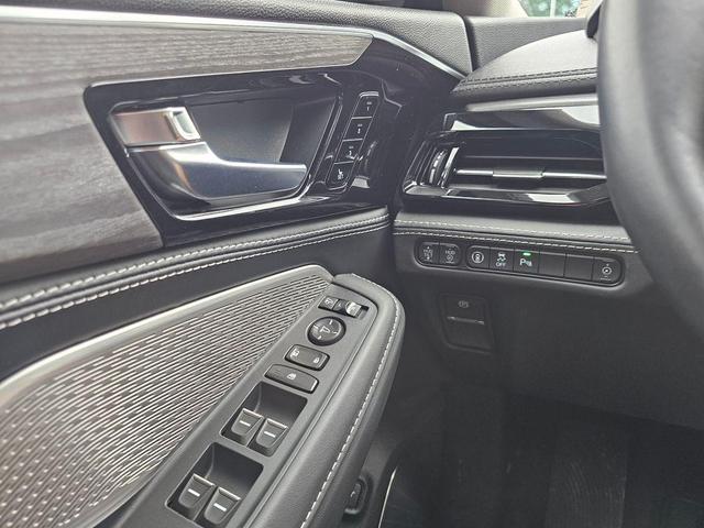 Photo of 2024 Lunar Silver Metallic Acura MDX