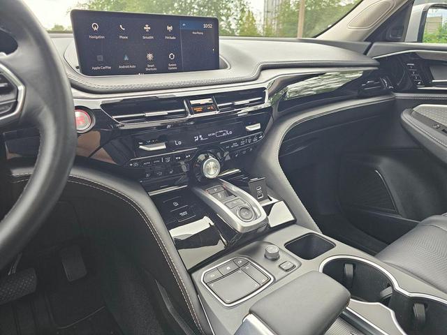 Photo of 2024 Lunar Silver Metallic Acura MDX