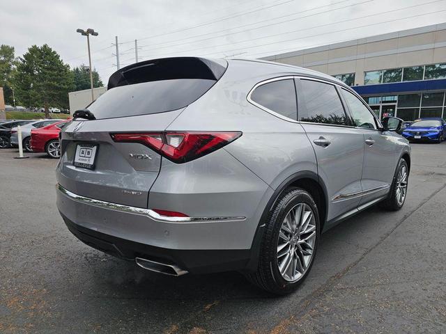 Photo of 2024 Lunar Silver Metallic Acura MDX