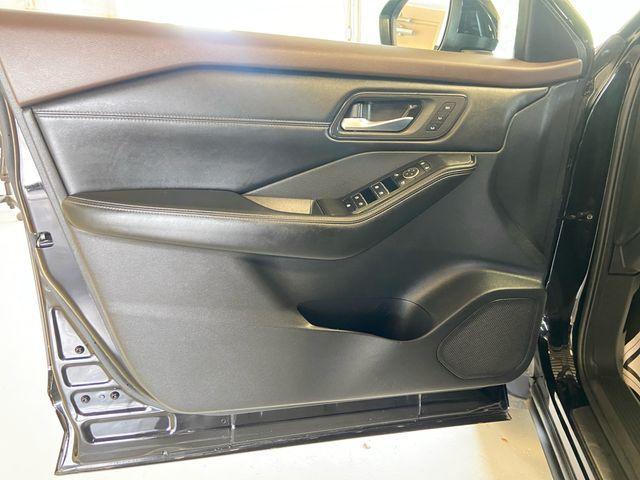 Photo of 2023 Black Nissan Rogue
