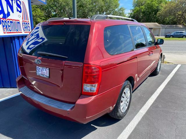 Photo of 2011 Red Kia Sedona