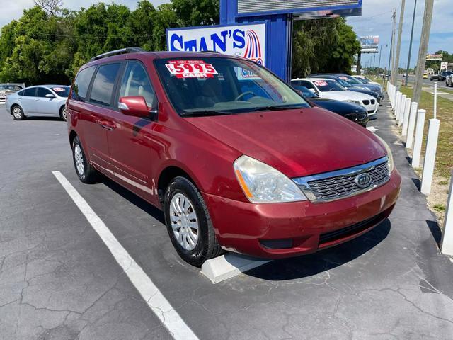 Photo of 2011 Red Kia Sedona