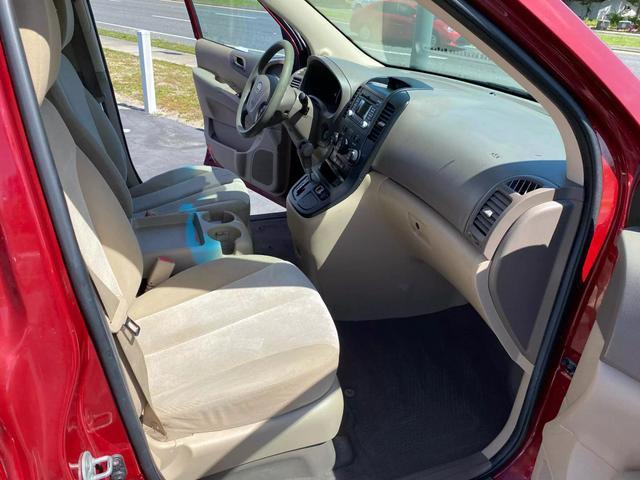 Photo of 2011 Red Kia Sedona