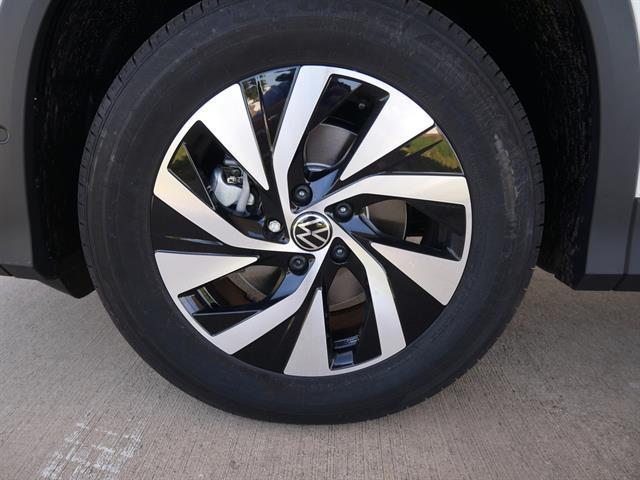 Photo of 2025 Pure White Volkswagen Tiguan
