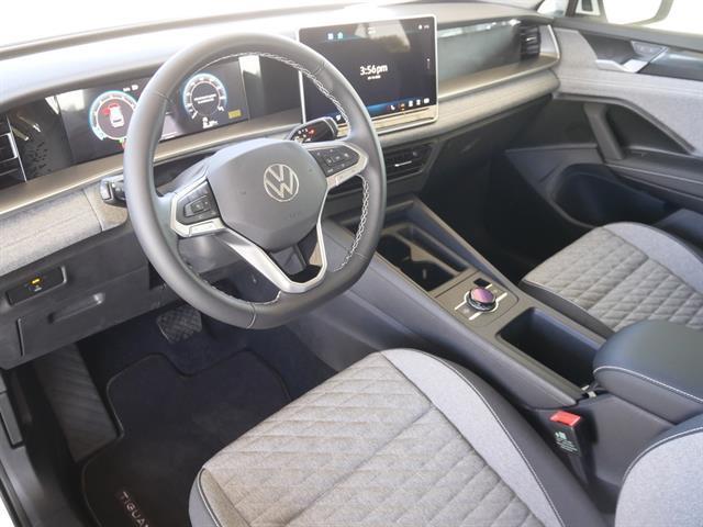 Photo of 2025 Pure White Volkswagen Tiguan