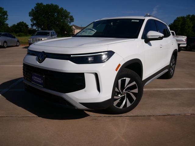 Photo of 2025 Pure White Volkswagen Tiguan