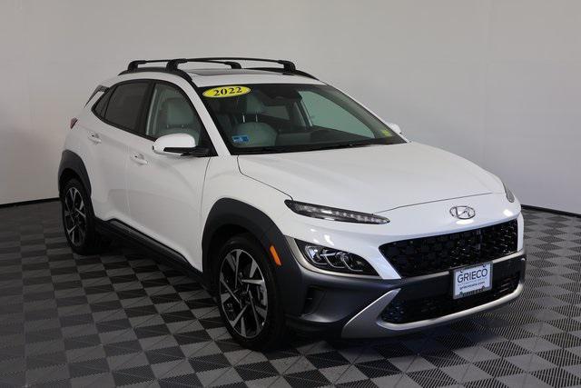 Photo of 2022 Lunar White Hyundai KONA