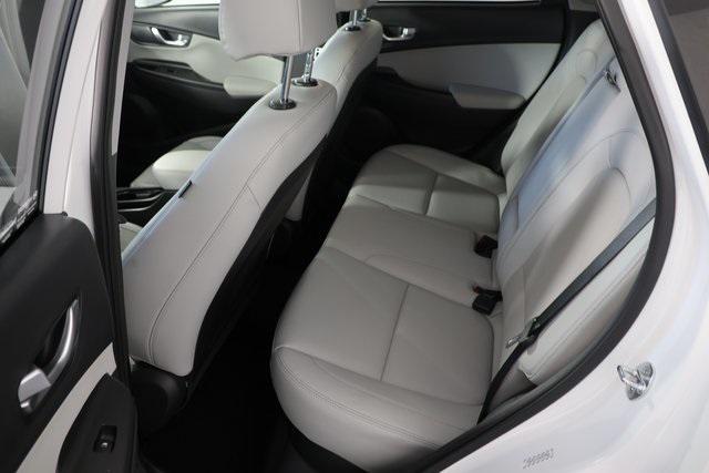 Photo of 2022 Lunar White Hyundai KONA