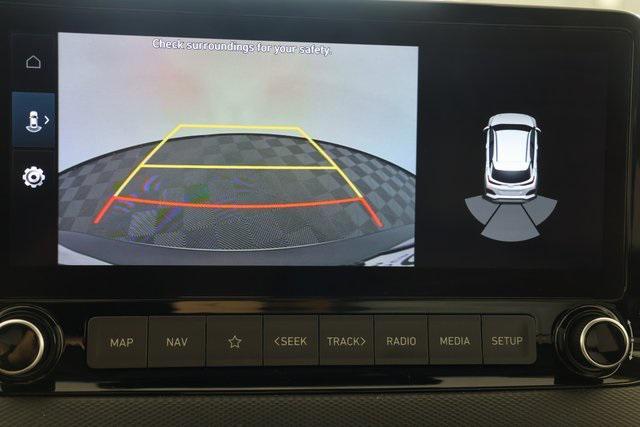 Photo of 2022 Lunar White Hyundai KONA