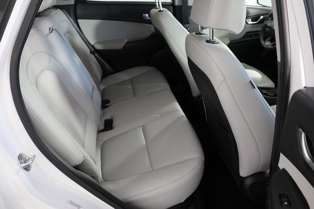 Photo of 2022 Lunar White Hyundai KONA