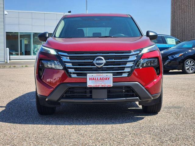 Photo of 2025 Scarlet Ember Tintcoat Nissan Rogue
