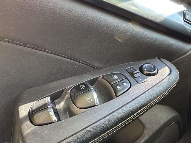 Photo of 2023 Super Black Nissan Maxima